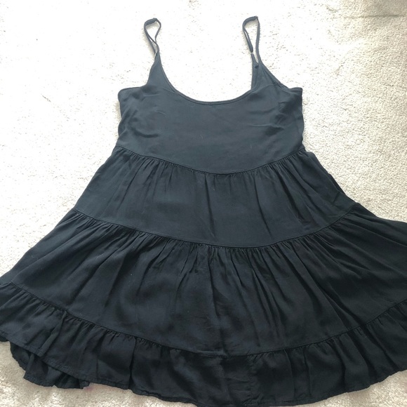 Flowy low back dress from Brandy Melville - Picture 4 of 8